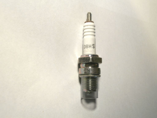 Zündkerze NGK D8HS,Honda Oldtimer CB72/77 / ATC90/110 / CB / CL 175,NGKD8HS