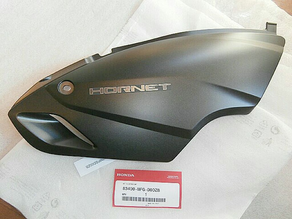 Seitendeckel re. CB600F HORNET,83400MFGD00ZB