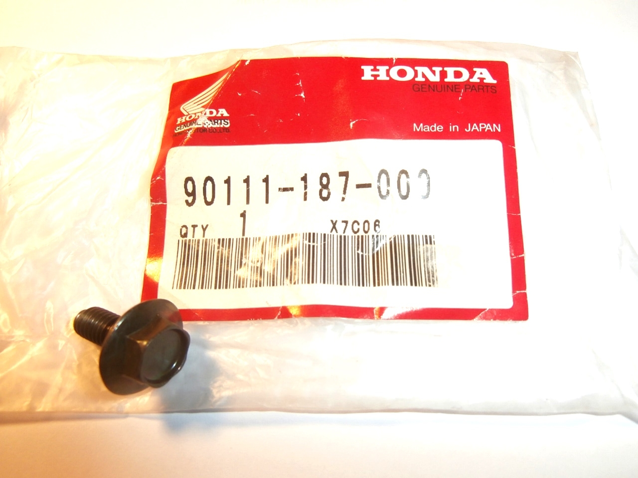 Bundschraube 6mm für diverse Modelle an versch. Positionen,90111187000