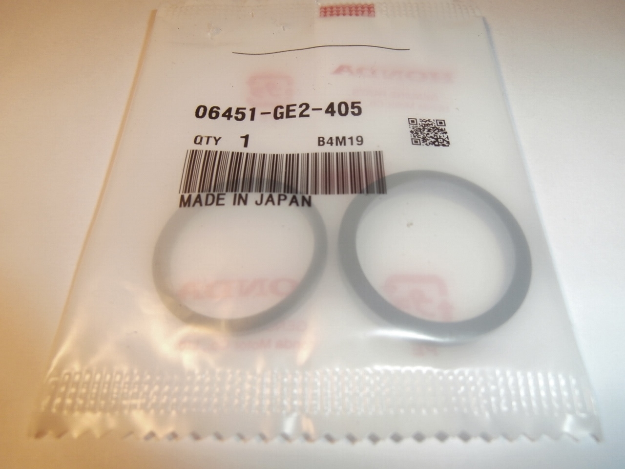 CBR600F, CBR1000F Bremssatteldichtsatz ( 2 Ringe ),06451GE2405