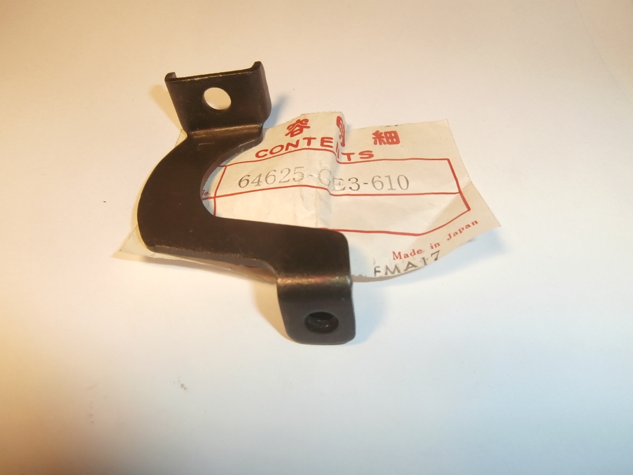 MBX50 / MBX80 Halter links Bugverkleidung,64625GE3610