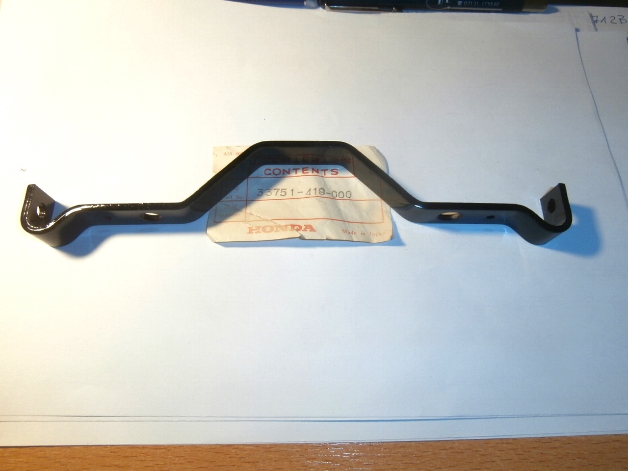 CM185 / 200 Halter für Emblem und Seitenreflektoren vorne,33751419000