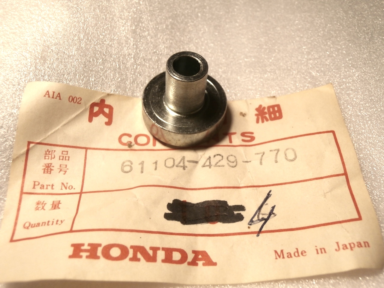 XL250 / 500S, XR250 / 500, Distanzbuchse Kotflügel vorne,61104429770