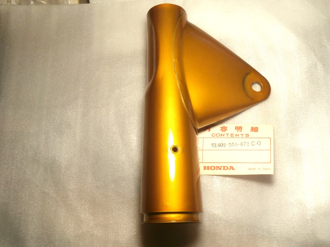 CB750K0 / K1, Lampenhalter rechts gold,51602300672CQ